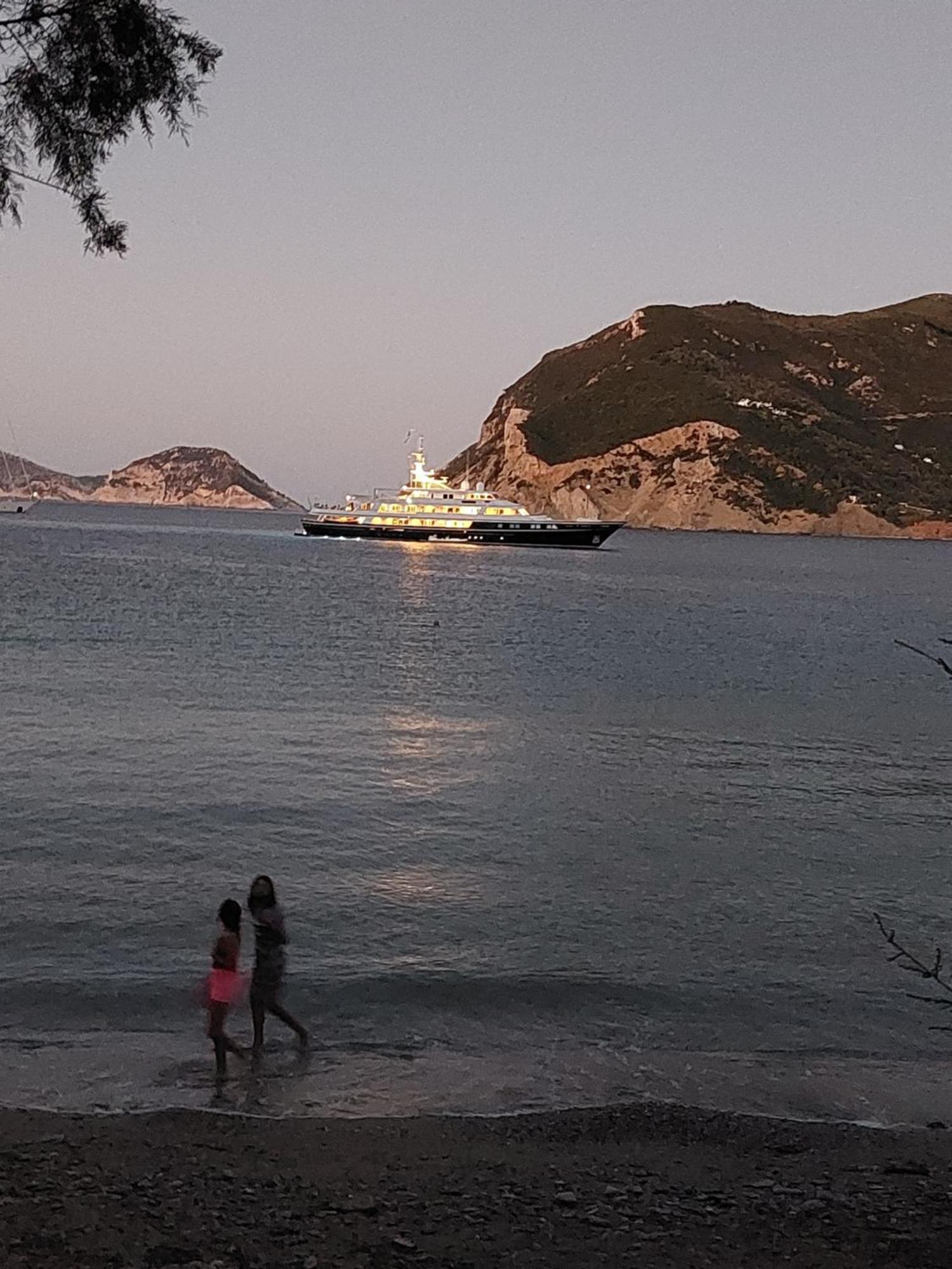 Maeiz Skopelos Town